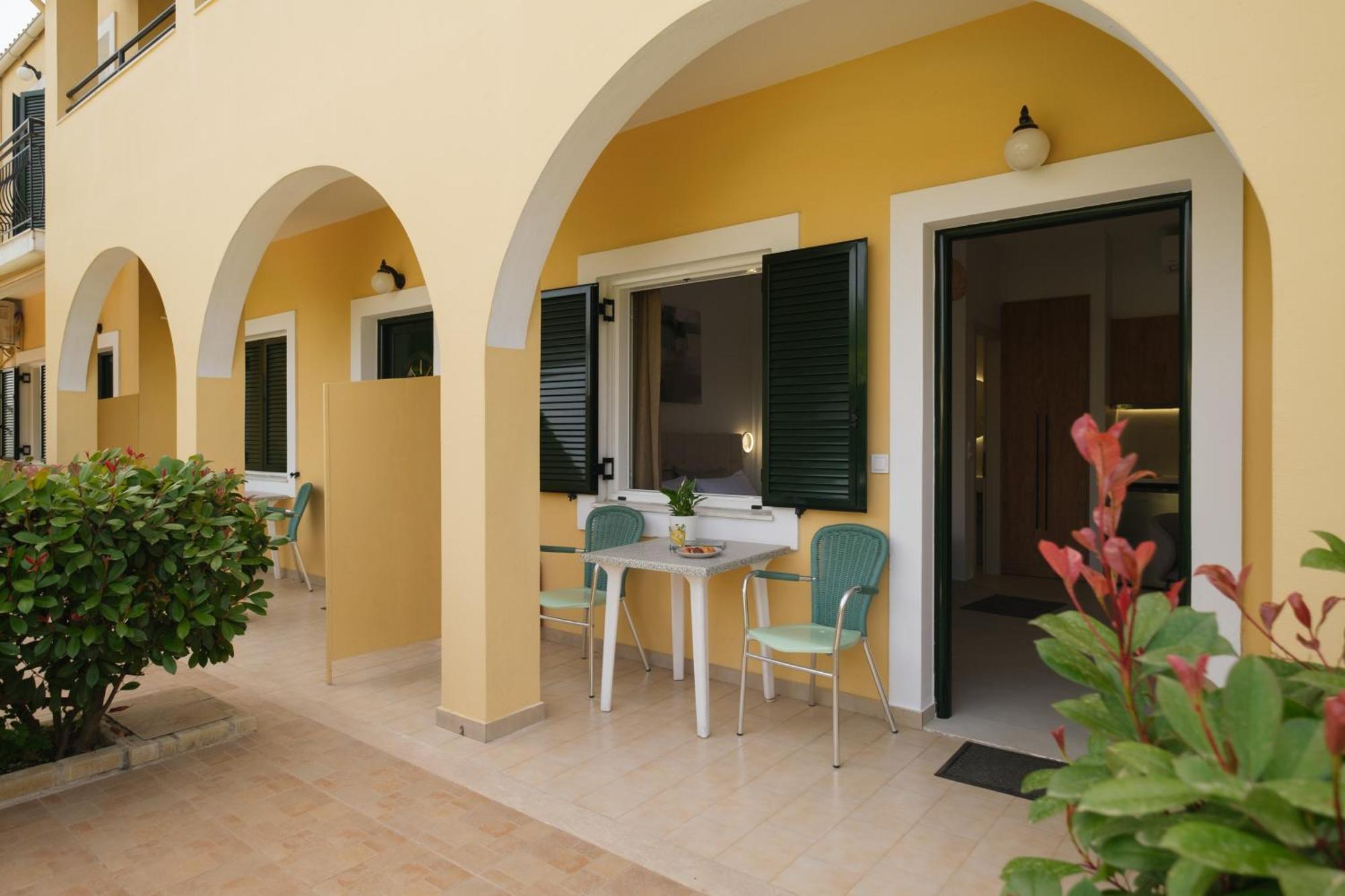 Aparthotel Kalypso Gouviá Extérieur photo