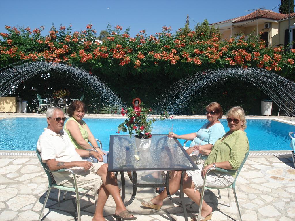 Aparthotel Kalypso Gouviá Extérieur photo